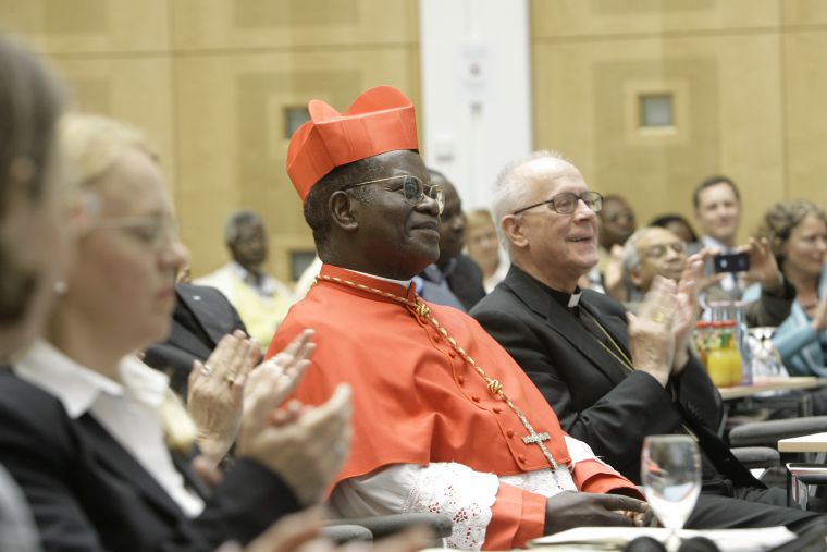 Kardinal Laurent Monsengwo Pasinya empfängt 2012 den Ökumenischen Friedenspreis für Zentralafrika 
